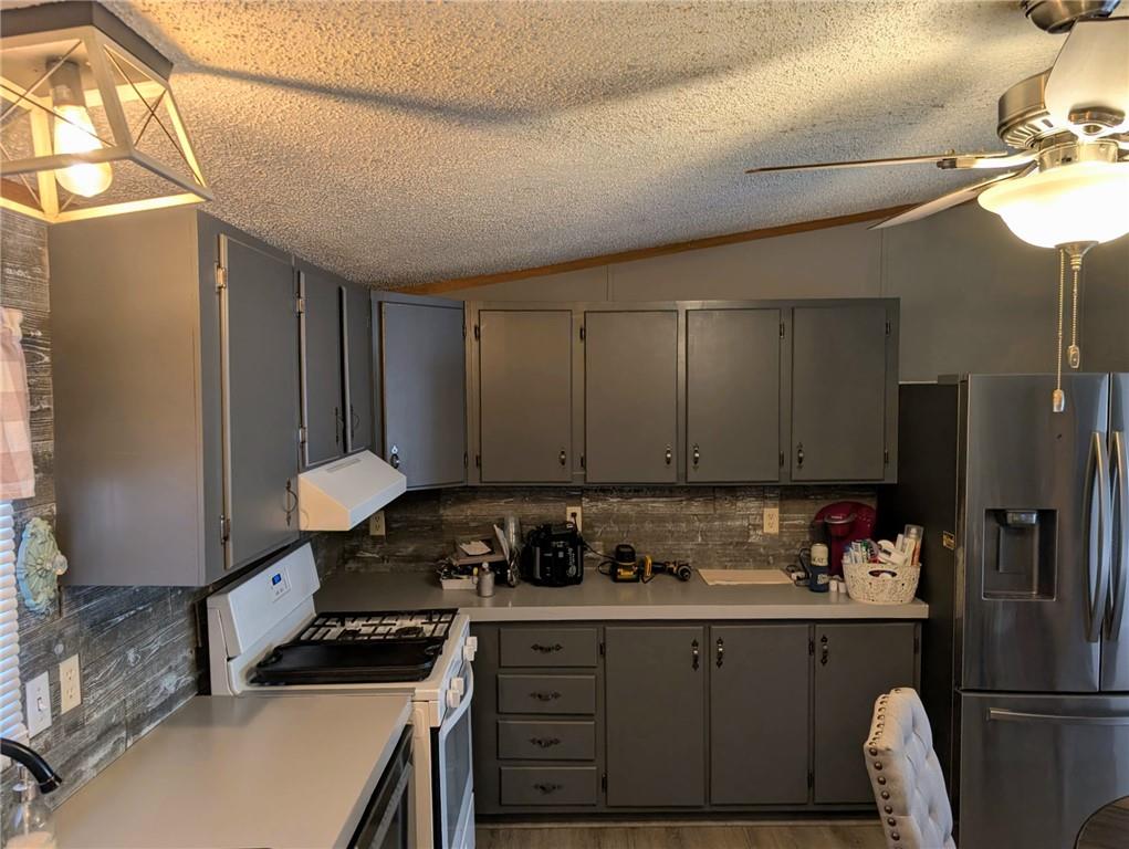 332 1st Street Property Photo 8