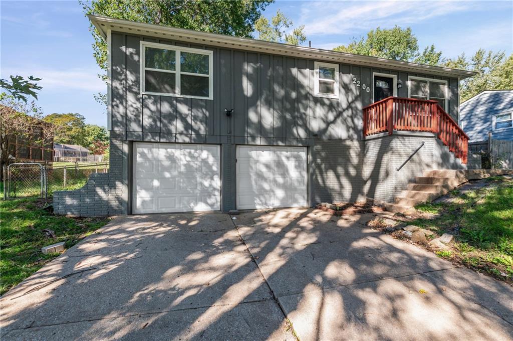 2200 Aqueduct Place Property Photo 3