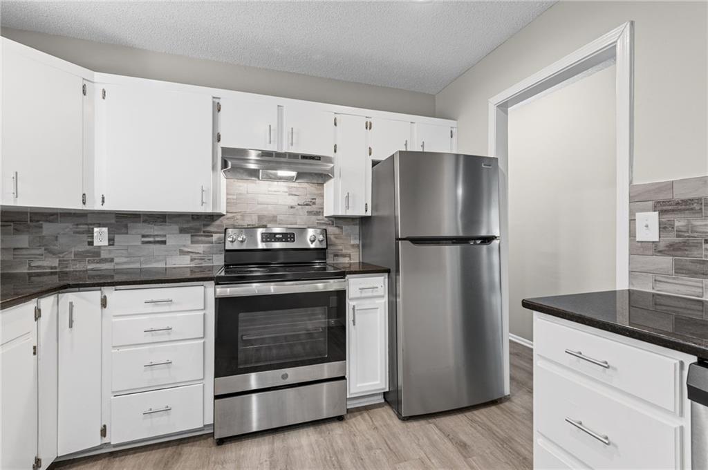 2200 Aqueduct Place Property Photo 10