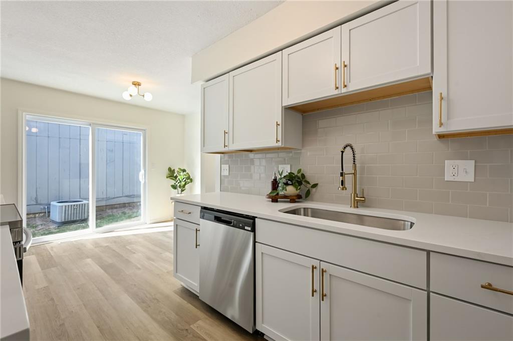6603 Earnshaw Street Property Photo 13