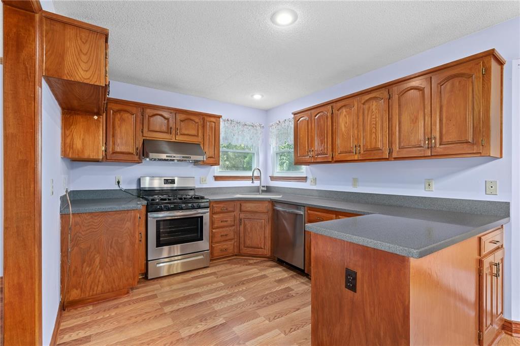 7702 W 155th Street Property Photo 8