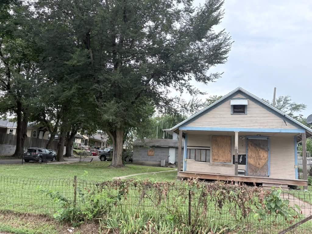 1638 Ewing Avenue Property Photo 1