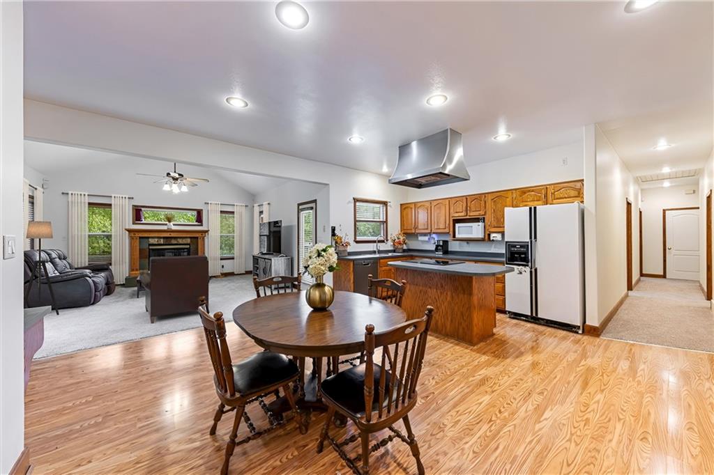 15036 Hillside Road Property Photo 5