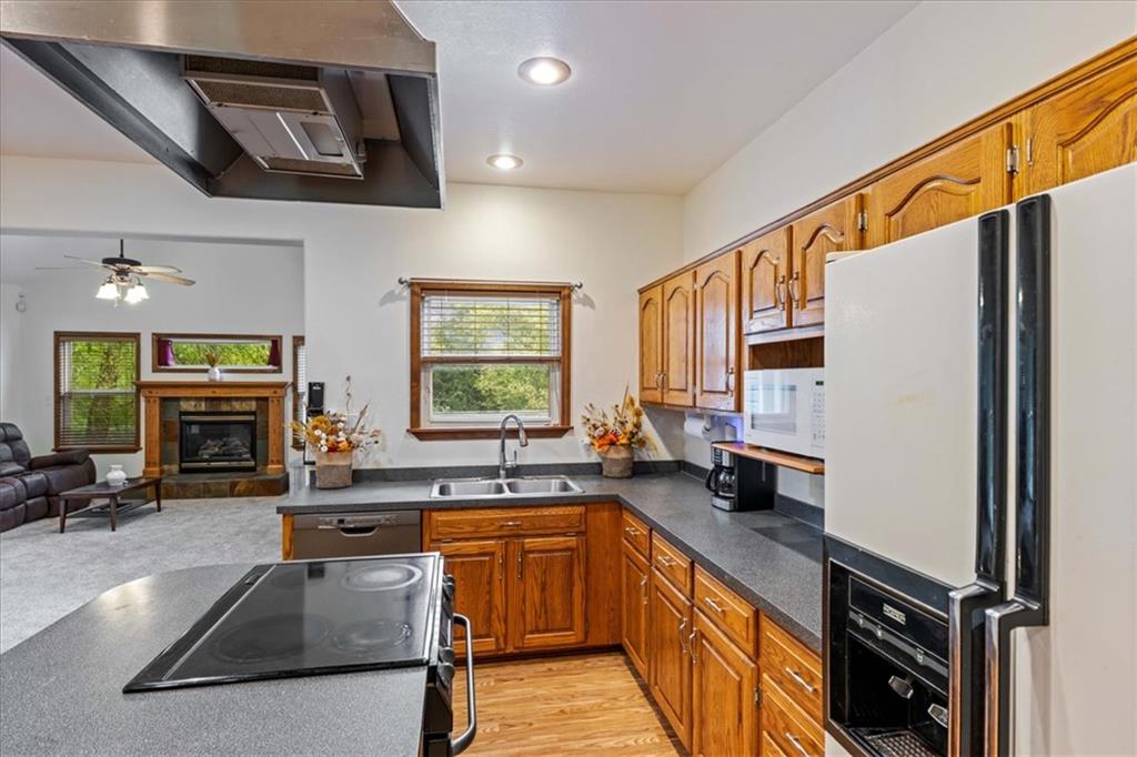 15036 Hillside Road Property Photo 10