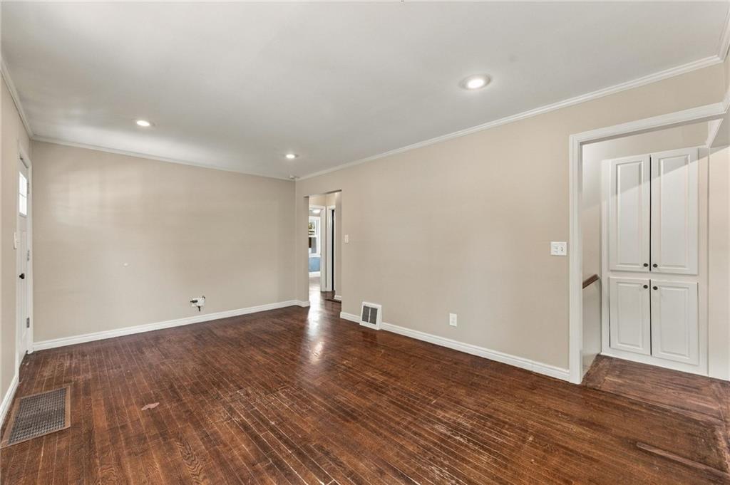 8200 Summit Street Property Photo 9