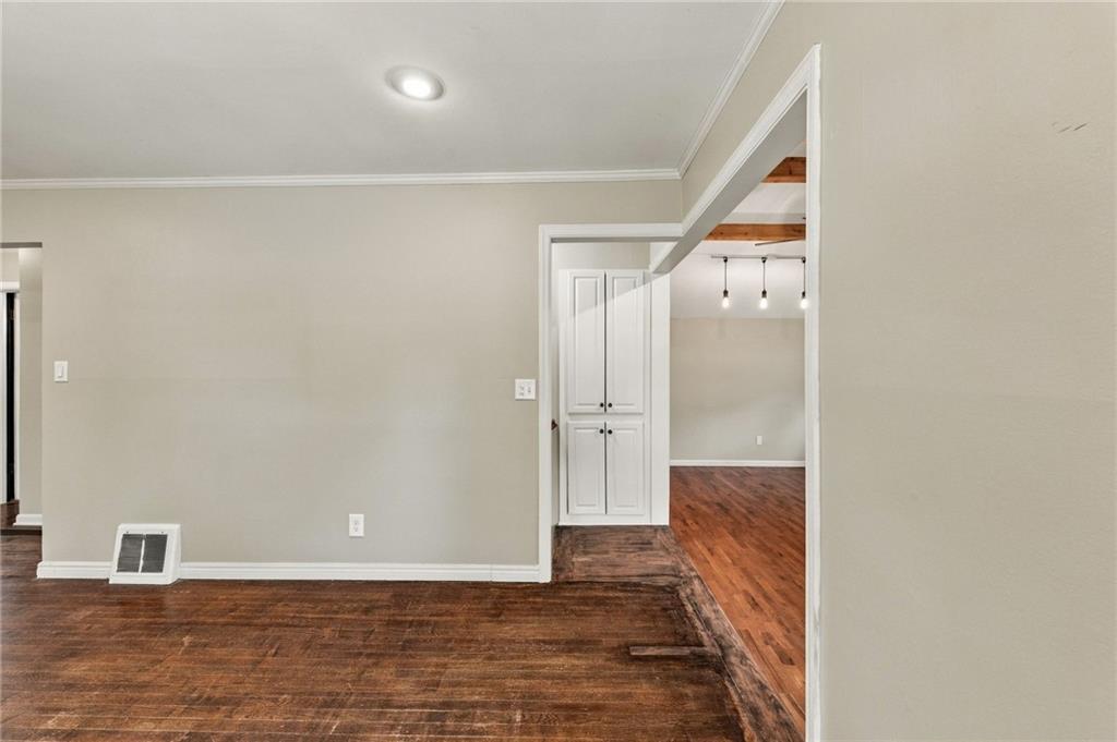 8200 Summit Street Property Photo 10