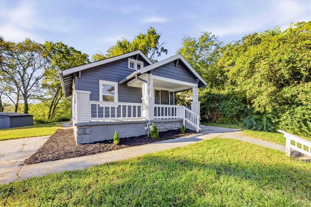 4111 E 59th Street Property Photo 2