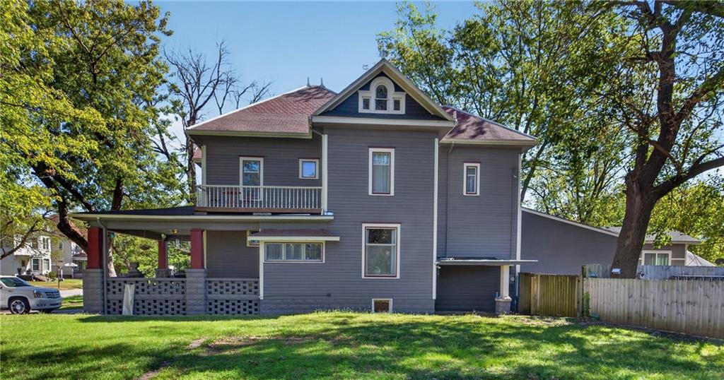 1818 Clark Avenue Property Photo 2