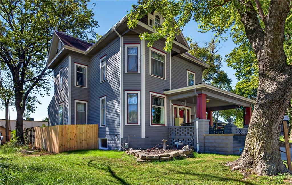 1818 Clark Avenue Property Photo 3