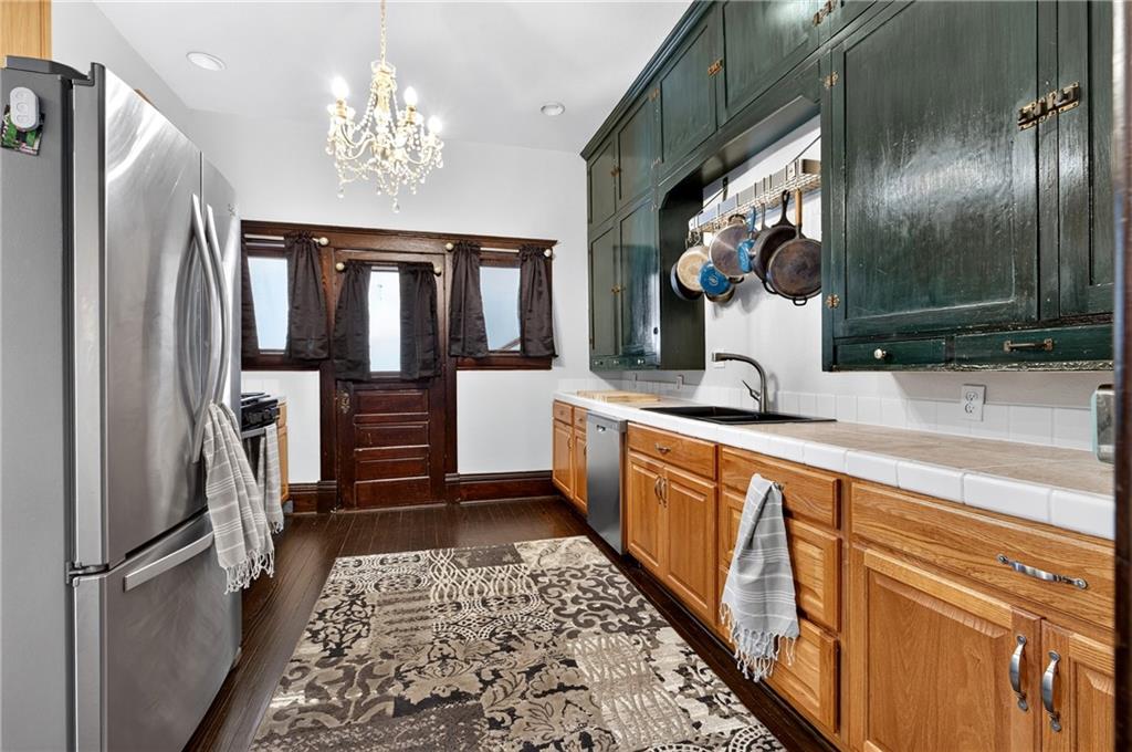 1818 Clark Avenue Property Photo 20