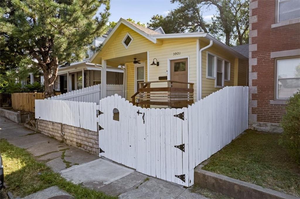 3921 Central Street Property Photo