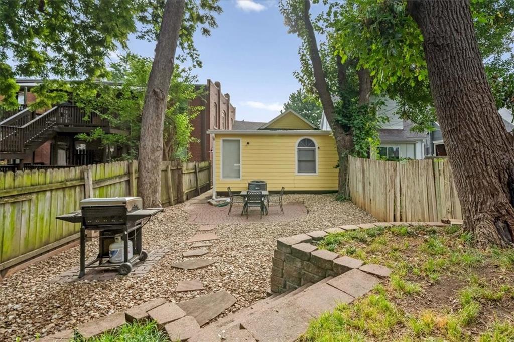 3921 Central Street Property Photo 32