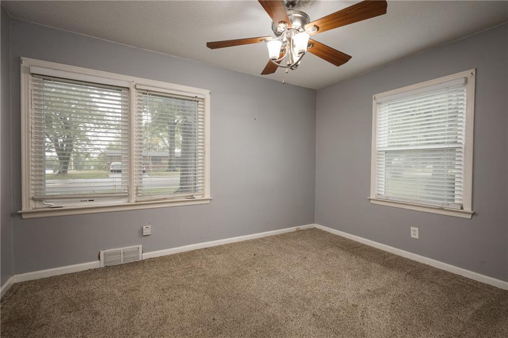 3900 Blue Ridge Boulevard Property Photo 8