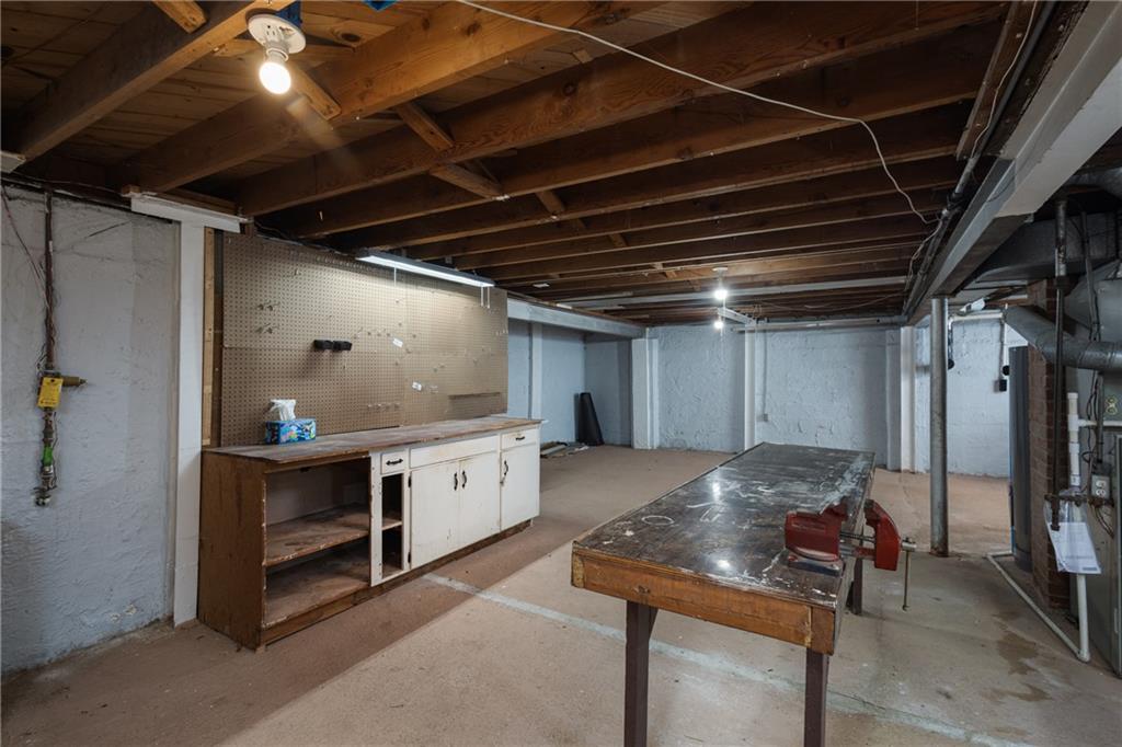 3900 Blue Ridge Boulevard Property Photo 13