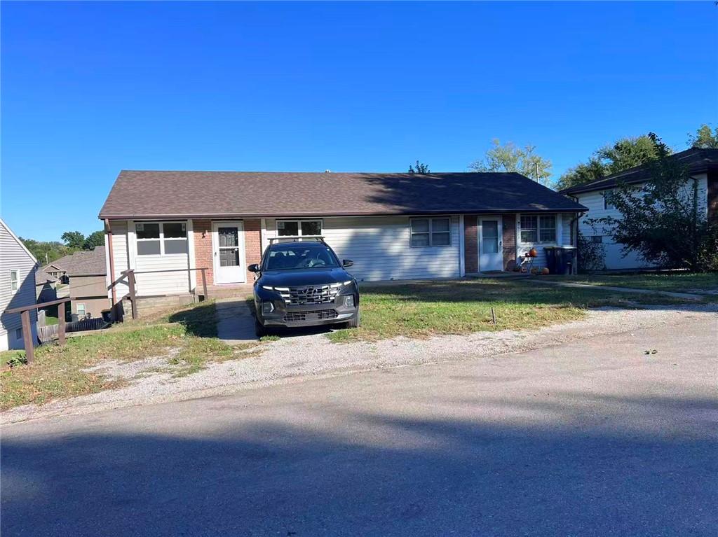 5013/5015 N Bellaire Avenue Property Photo 1