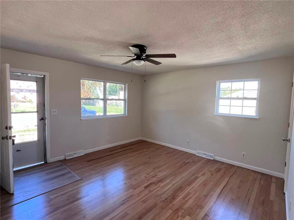5013/5015 N Bellaire Avenue Property Photo 2