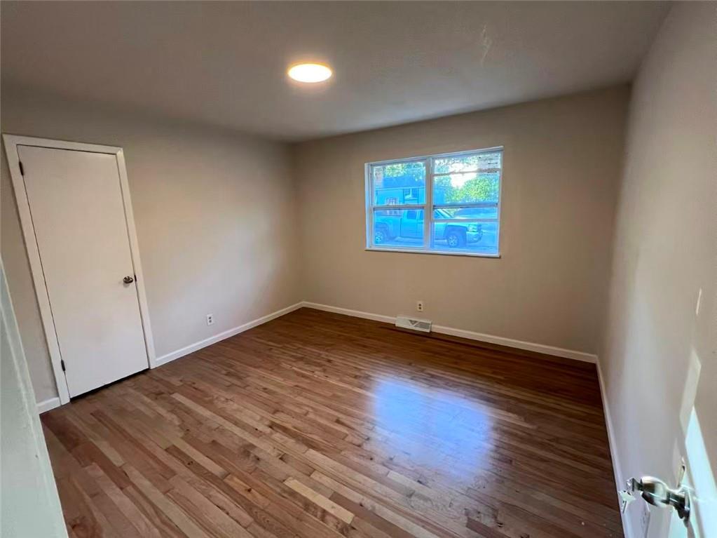 5013/5015 N Bellaire Avenue Property Photo 7