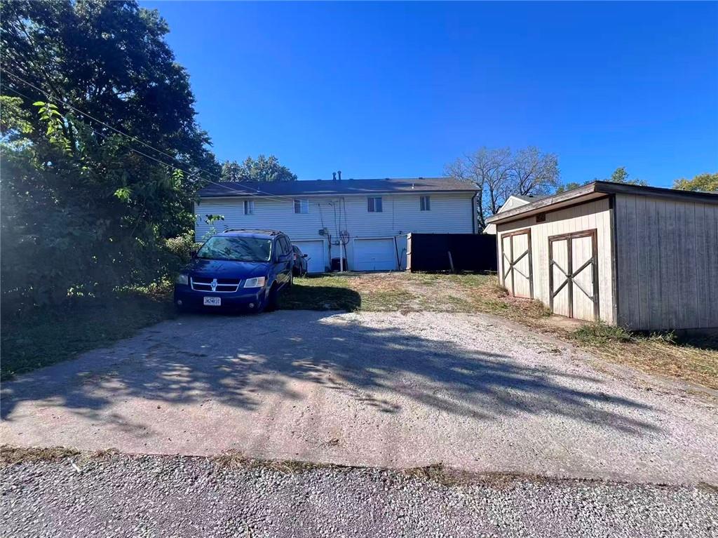 5013/5015 N Bellaire Avenue Property Photo 10