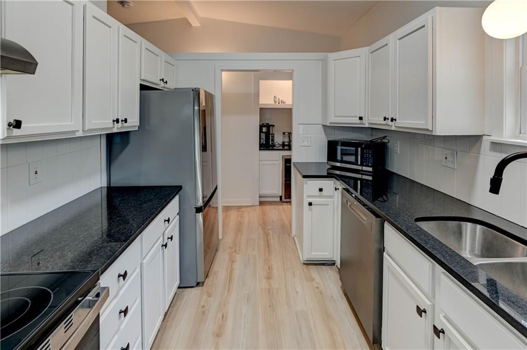 9800 Parkwood Avenue Property Photo 7