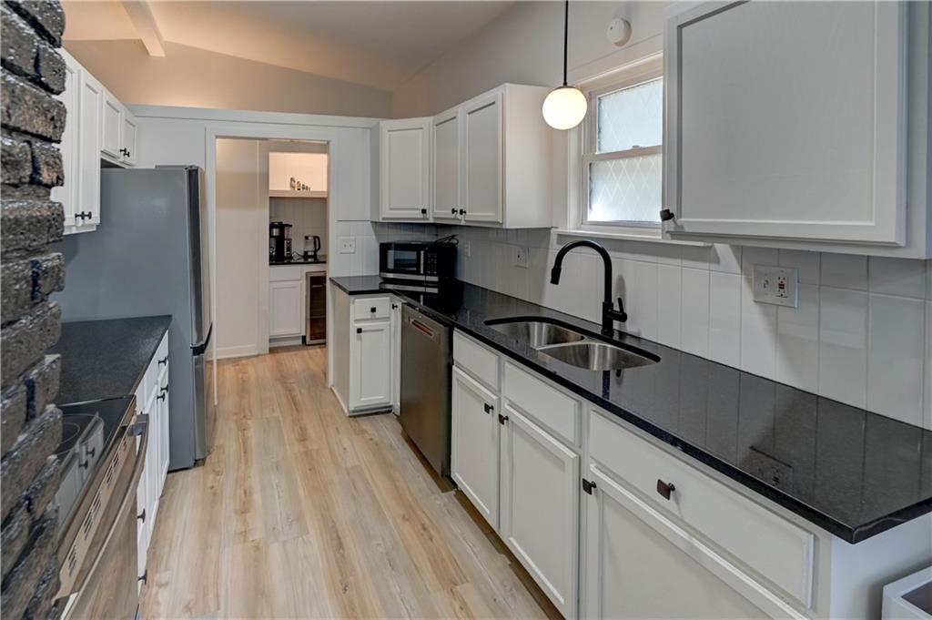 9800 Parkwood Avenue Property Photo 11