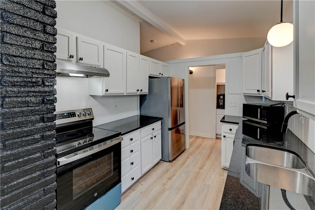 9800 Parkwood Avenue Property Photo 12