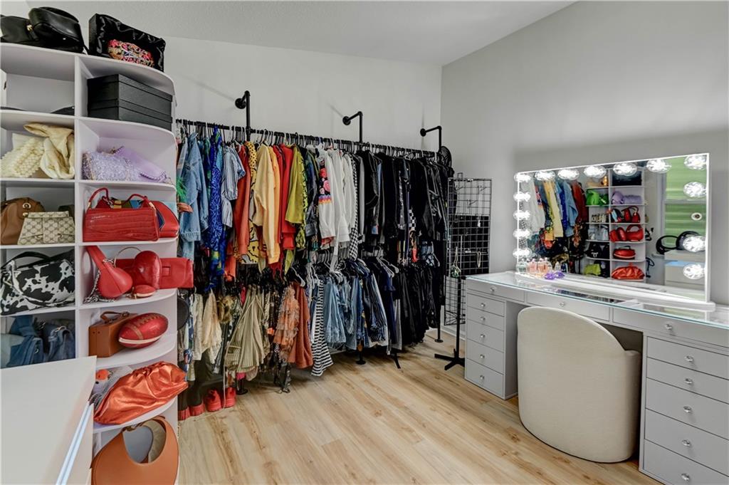 9800 Parkwood Avenue Property Photo 23