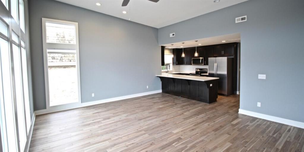 3915 Kenwood Avenue Property Photo 8