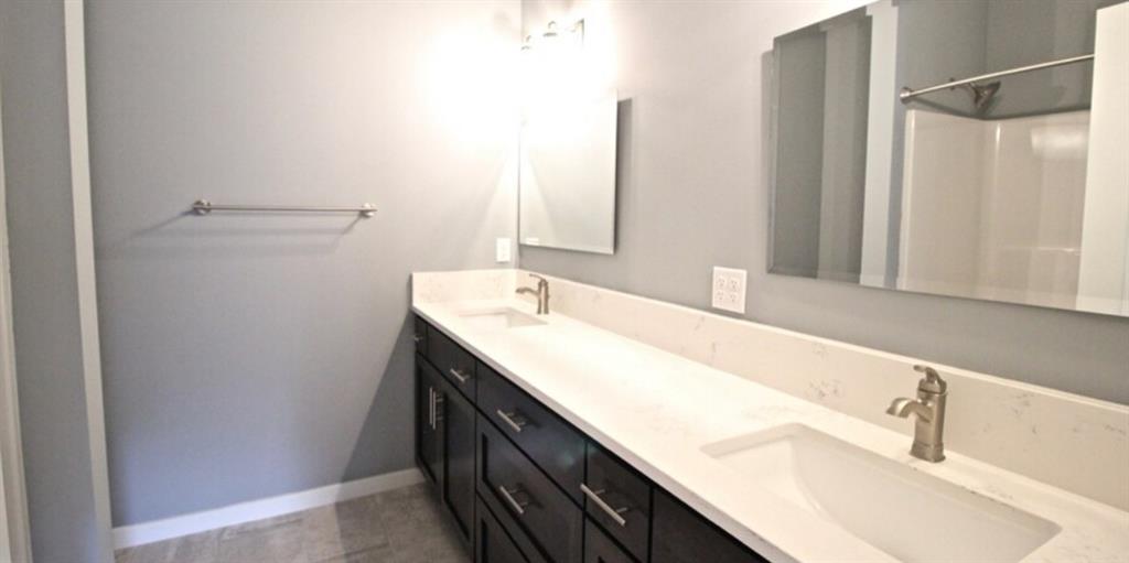3915 Kenwood Avenue Property Photo 16