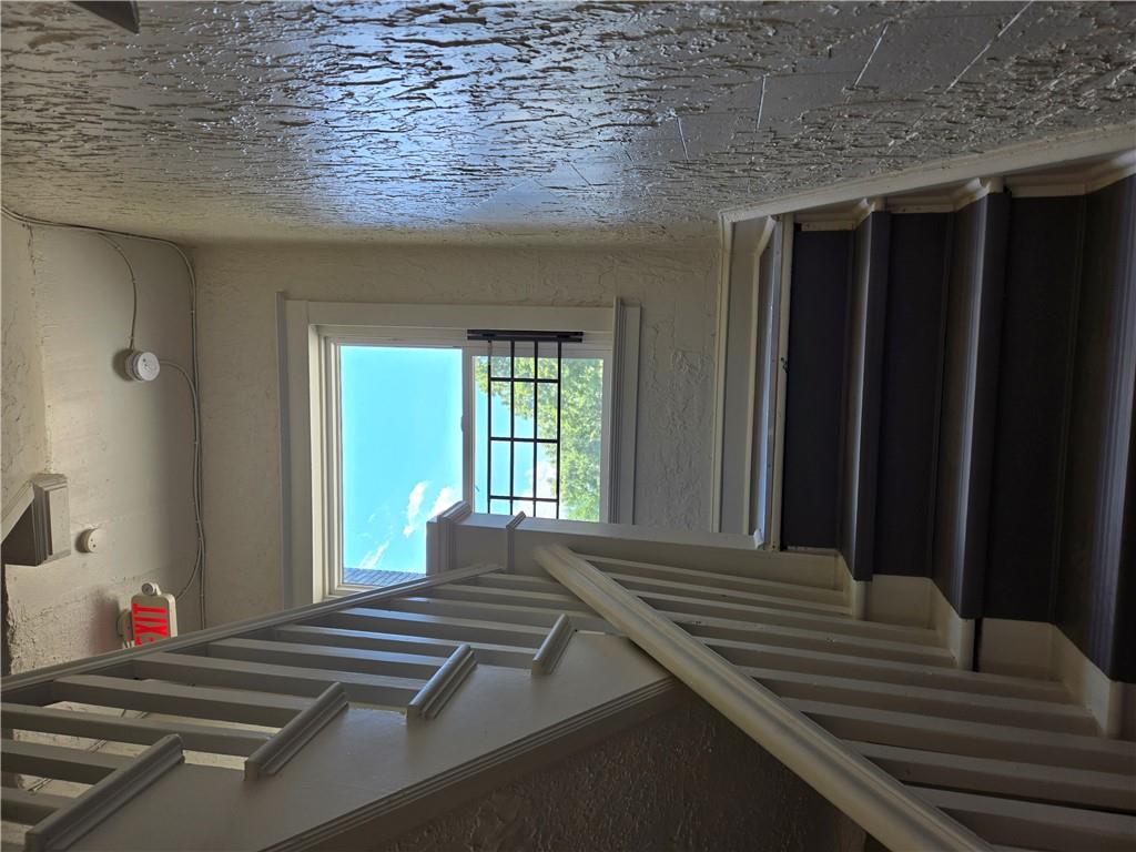 2333 Lister Avenue Property Photo 2