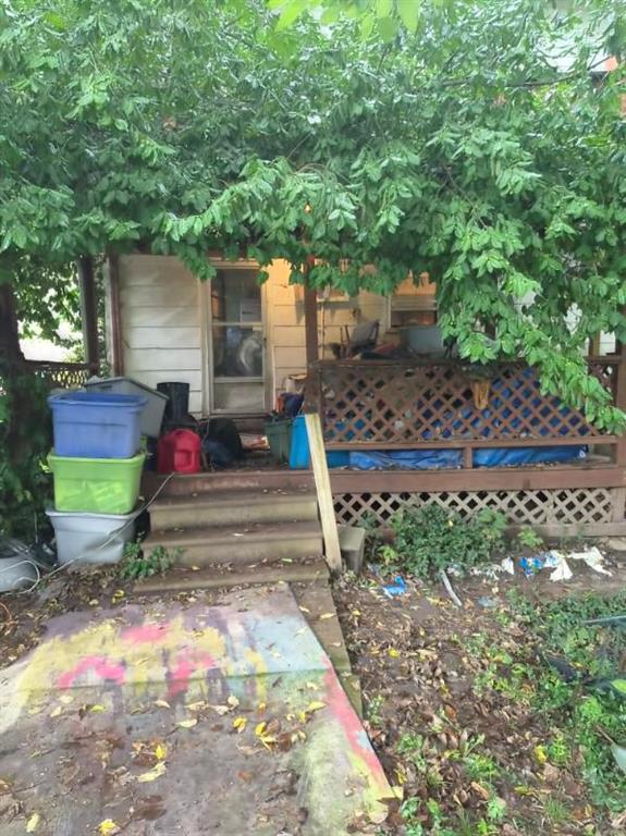 111 S Oak Street Property Photo 1