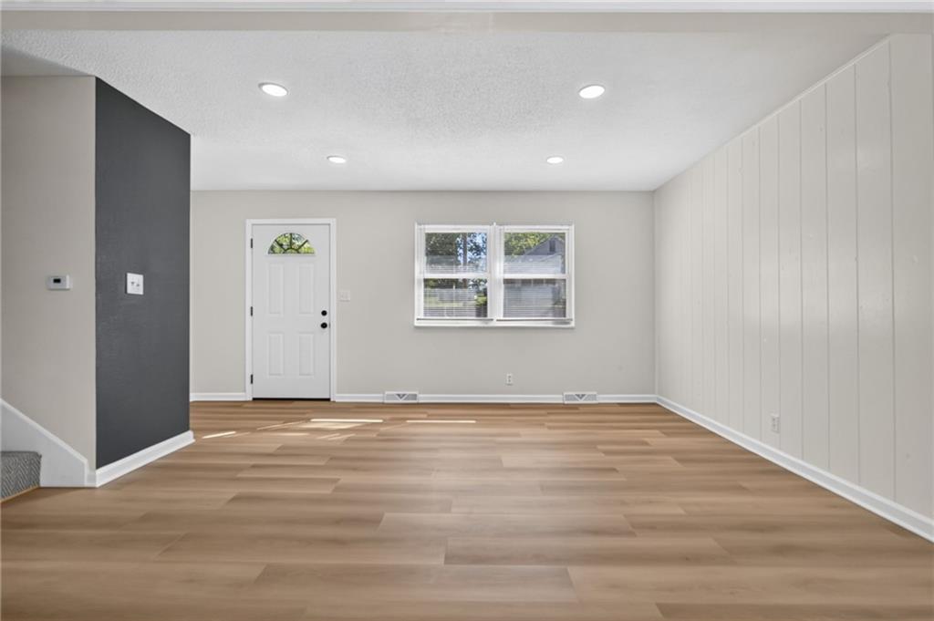 4412 N Olive Street Property Photo 9