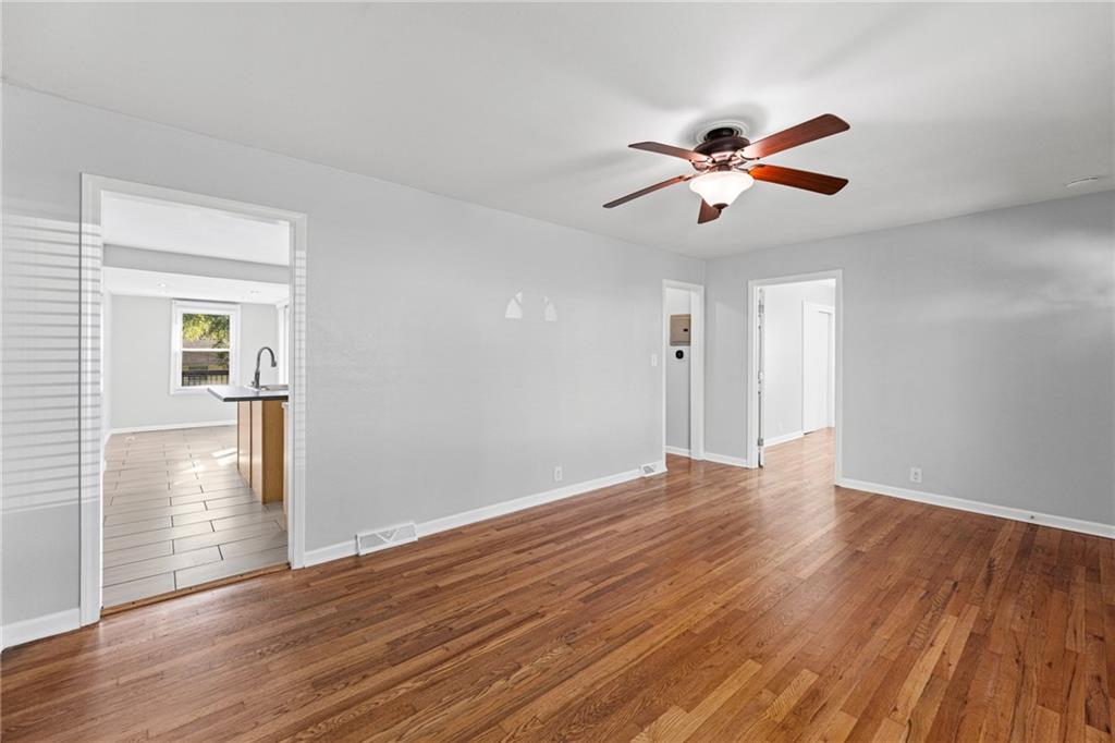 5701 W 53rd Street Property Photo 6