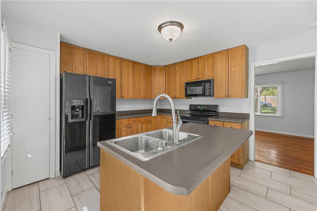 5701 W 53rd Street Property Photo 9