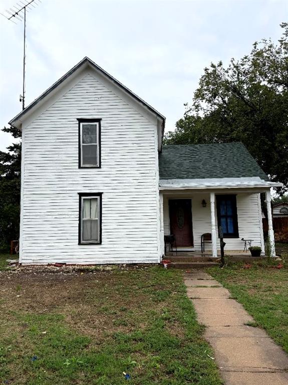 306 E 3rd Street Property Photo 4