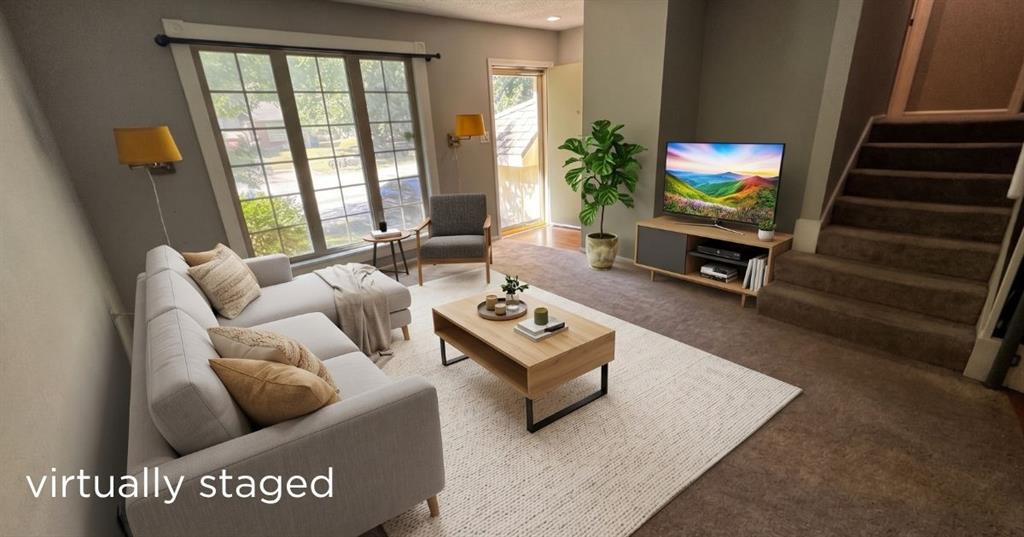 318 S Kenwood Lane Property Photo 2