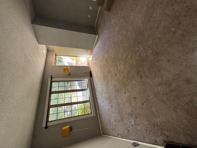 318 S Kenwood Lane Property Photo 3