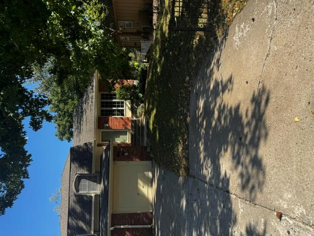 318 S Kenwood Lane Property Photo 27