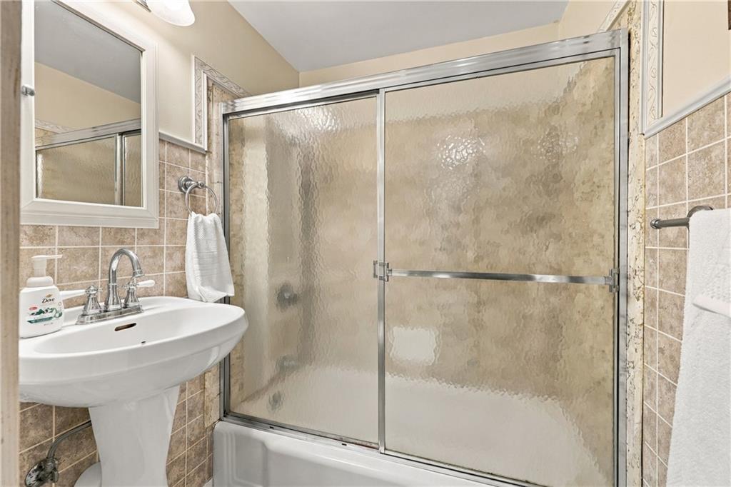 1009 E 134th Street Property Photo 12