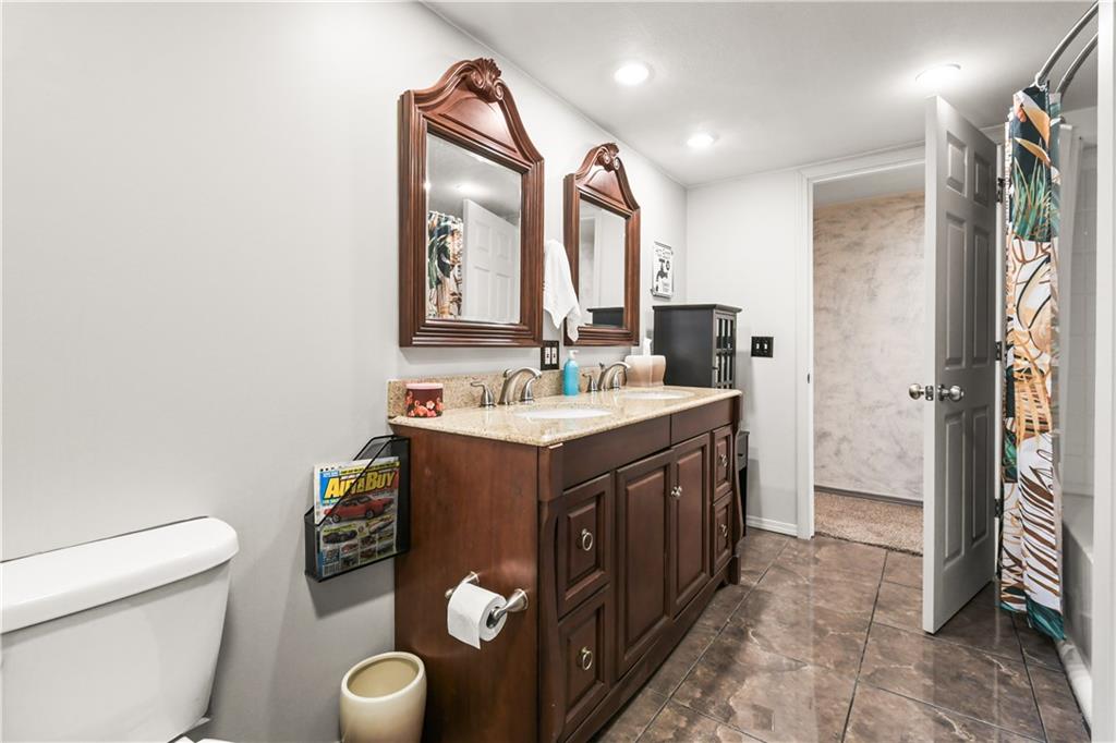 15390 E 45th Street Property Photo 28