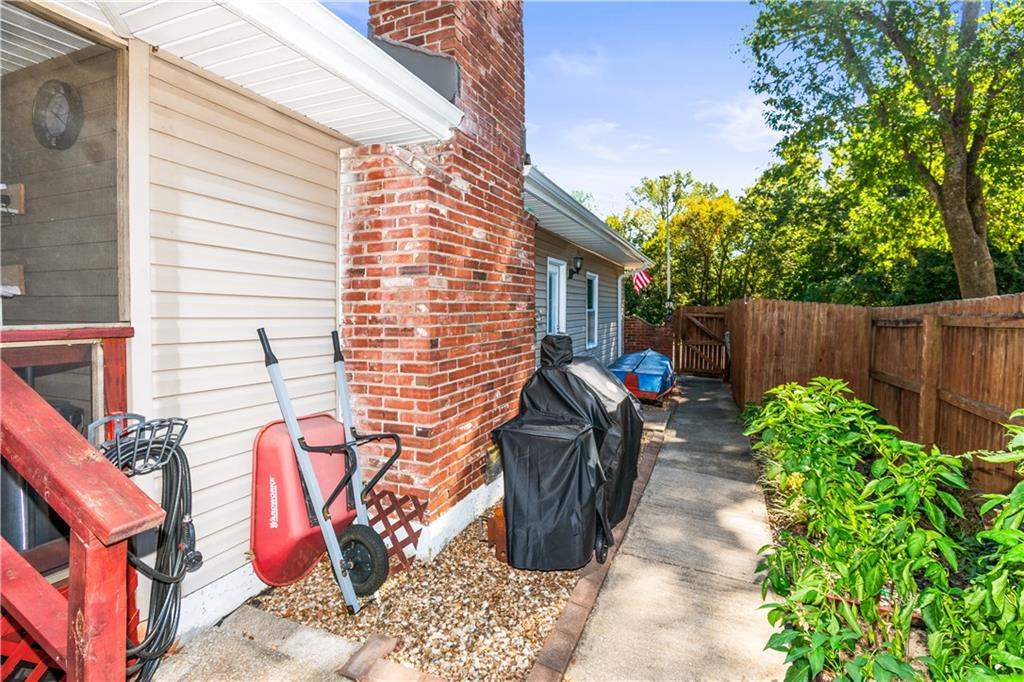 15390 E 45th Street Property Photo 32