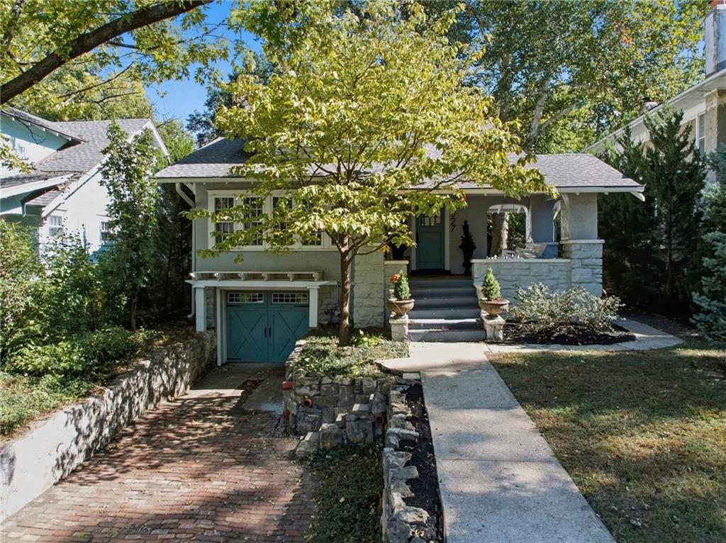 6027 Brookside Boulevard Property Photo 2