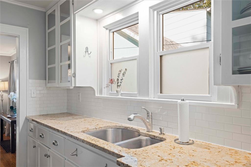 6027 Brookside Boulevard Property Photo 12
