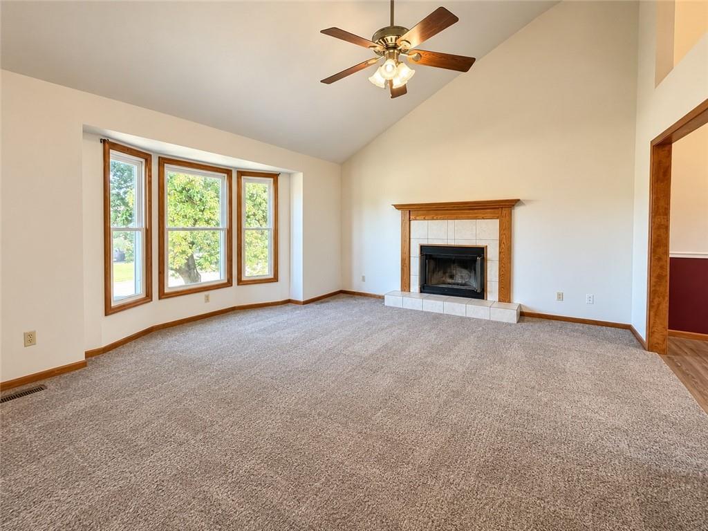 5302 Stoneridge Drive Property Photo 2