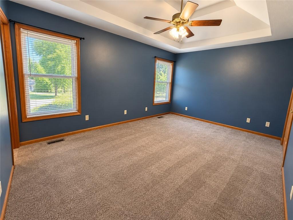 5302 Stoneridge Drive Property Photo 8