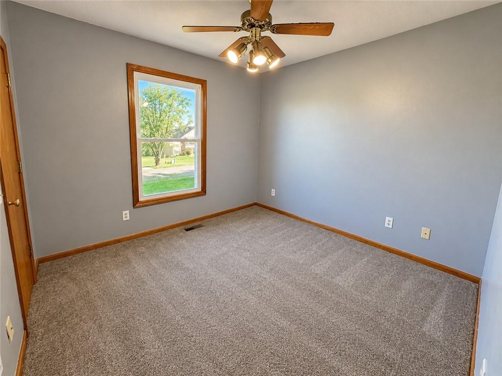 5302 Stoneridge Drive Property Photo 9