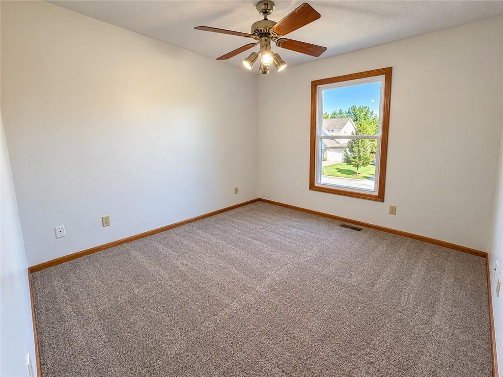 5302 Stoneridge Drive Property Photo 10