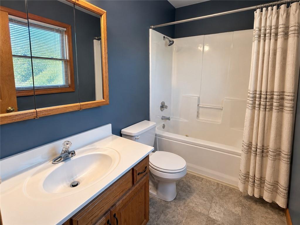 5302 Stoneridge Drive Property Photo 11