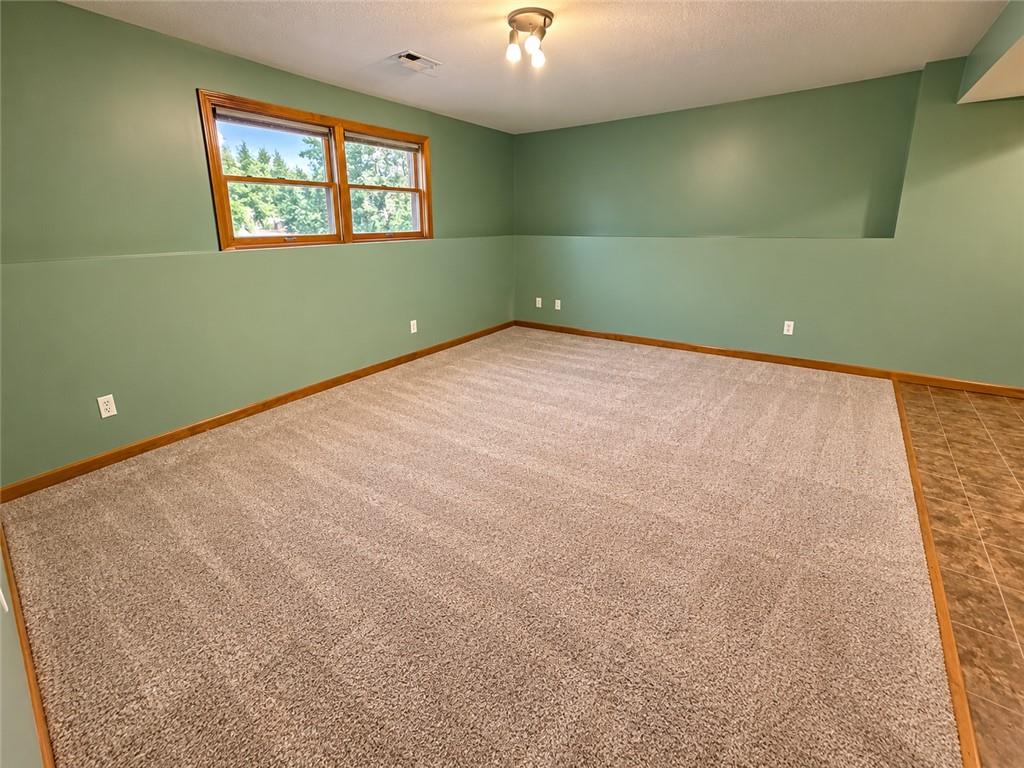 5302 Stoneridge Drive Property Photo 14