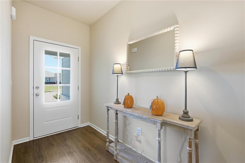 526 N Pear Street Property Photo 5
