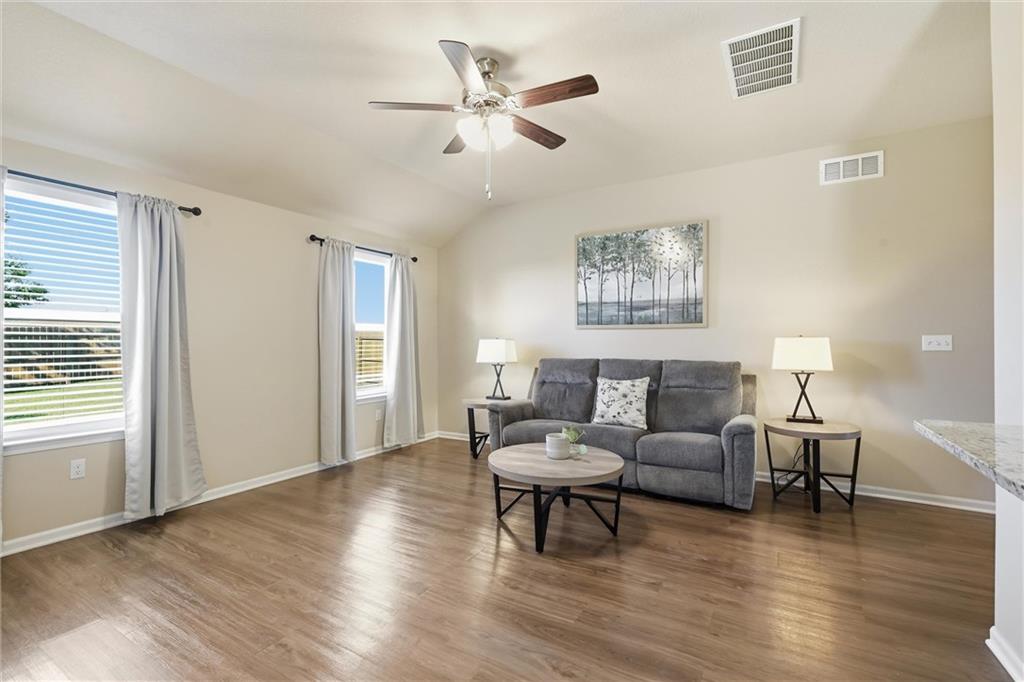 526 N Pear Street Property Photo 10
